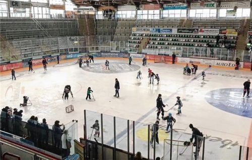 Über 50 Kinder beim Starbulls Kids Day