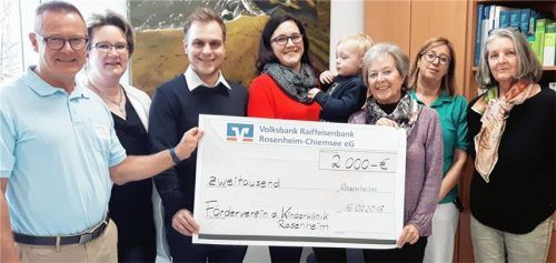 2000 Euro für Förderverein der Kinderklinik Rosenheim