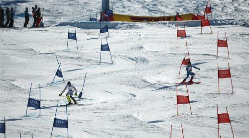Beim Teamwettbewerb: Lukas Wasmeier (links), Team Oberland, gegen Marinus Röhl vom Team Inngau1. Fotos Ruprecht