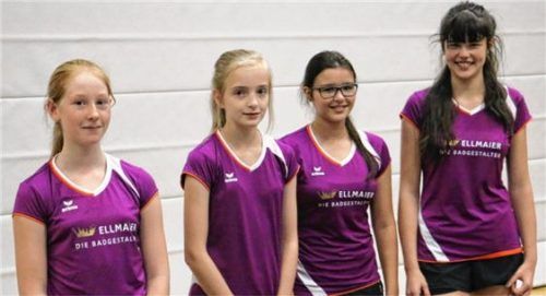 Die Bayernliga-Mädchen des TV Feldkirchen mit Eva Gottwald, Lena Fischer, Karina Krischke und Stefanie Stahn (von links) gewannen den Bezirkspokal auf Verbandsebene.