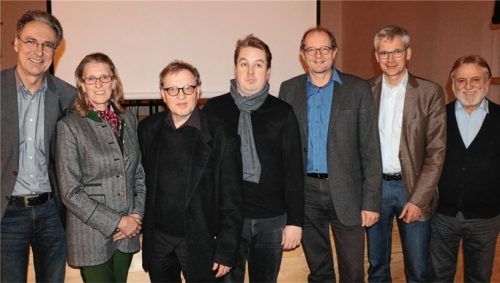 Wollen für die Entwicklung der Kommunen eng zusammenarbeiten: die Bürgermeister Peter Solnar (links), Marianne Steindlmüller, Alfred Schelhas (rechts) und Philipp Bernhofer (Zweiter von rechts), hier mit den Vertretern der Architekturbüros Jochen Baur (Dritter von links), Marc Weschta (Vierter von links) und Claus Sperr. Foto Rehberg