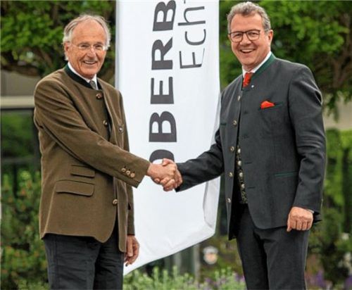 Amtsübergabe: Der Landtagsabgeordnete Klaus Stöttner (rechts) tritt die Nachfolge von Robert Salzl an.Foto re