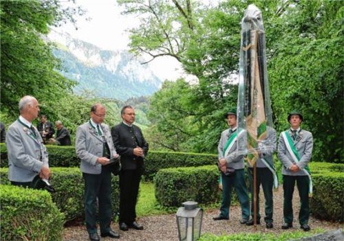 Gedenken an die Verstorbenen beim Jahrtag des Trachtenvereins „D’Griabinga“.Foto rehberg