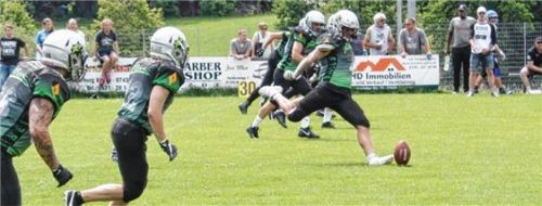 Kickoff der American Footballer der Rosenheim Rebels.
