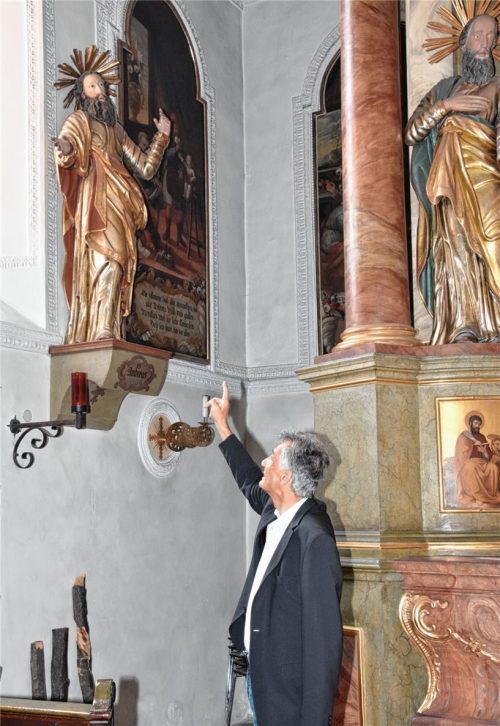 Sorgt sich um den Heiligen Andreas: Pfarrer Andreas Maria Zach.Fotos Schlecker