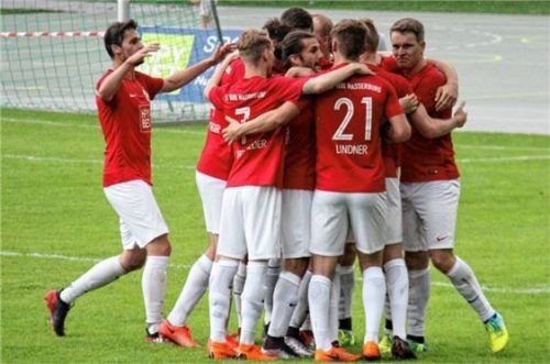 Viermal durften die Wasserburger Spieler beim Sieg gegen Kastl jubeln.