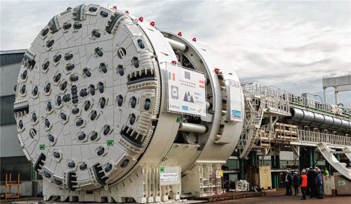„Serena“ heißt die Tunnelbohrmaschine, die im größten Baulos des Brennerbasistunnels jetzt so richtig an Fahrt aufgenommen hat. Foto aez
