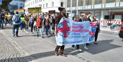 Marschieren gegen den Pflegenotstand