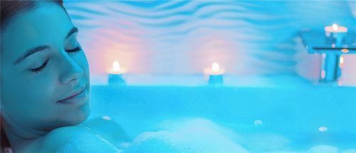 Wahrscheinlich gibt es nur wenige Menschen, die nicht gern ins Wasser eintauchen. Laut der Vereinigung Deutsche Sanitärwirtschaft (VDS) gehört die Badewanne daher gewissermaßen zur Wohlfühl-Grundausstattung der eigenen vier Wände.Foto Vereinigung Deutsche Sanitärwirtschaft (VDS) / ©Shutterstock - karelnoppe