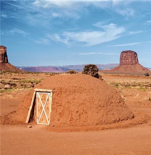 Aufwachen mit einzigartigem Ausblick – das ist in der Hogan Hütte in den USA möglich.Foto Intrepid Travel