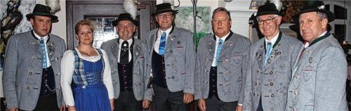 Die neue Vorstandschaft des V.T.E.V. „Edelweiß“ Neubeuern.Foto re