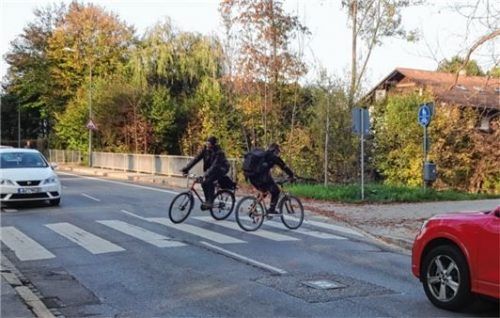 Gefährliche Stelle: Der Radweg führt über die Hochfellnstraße in Rosenheim.Foto Nhf