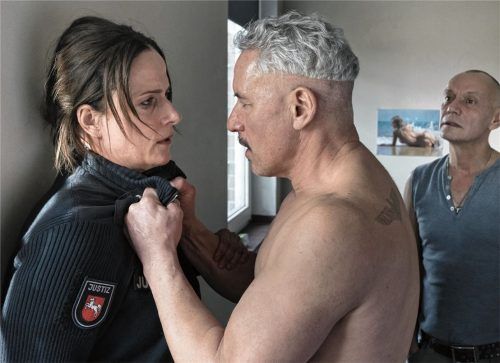 Szene aus dem TV-Thriller „Angst in meinem Kopf“. Die Bedrohung ist im wahrsten Sinn des Wortes „greifbar“.Foto dpa