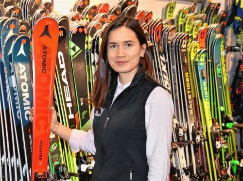 Tessa Irlbacher, neue Geschäftsführerin der IKO Sportartikel und Handels GmbH. Ihr Vater Konrad Irlbacher hat die Fahrradmarke Corratec aufgebaut. „Wir machen viel Sport zusammen. Nimmt er das Mountainbike, greife ich aber lieber zum E-Bike.“ Außerdem ist sie begeisterte Skifahrerin. Foto ps