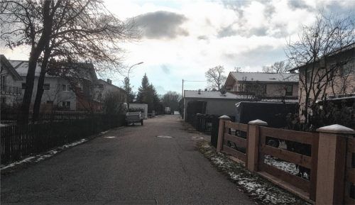 Wolken über der Birkenstraße: Anwohner äußerten sich in mehreren Schreiben an die Stadtverwaltung sehr kritisch zum Bebauungsplanentwurf.Foto ge