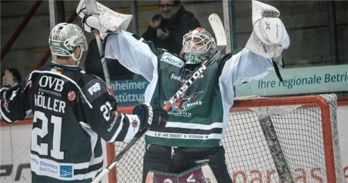 Befreiender Jubel nach dem dritten Shutout in dieser Saison: Starbulls-Keeper Lukas Steinhauer. Foto Ruprecht