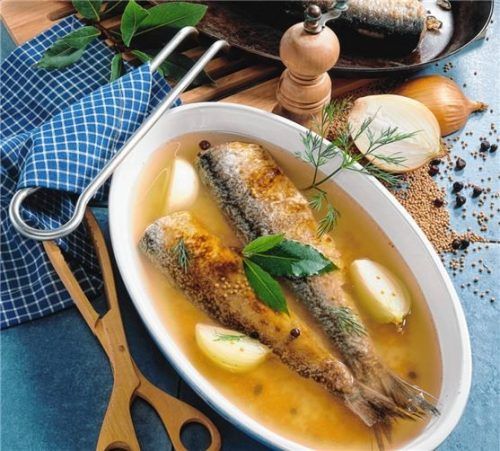 In Weinessig marinierter Hering – nicht nur zu Aschermittwoch ein Gaumenschmaus.Foto Wirths pr