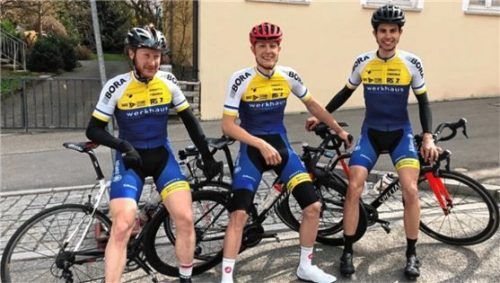 Die Fahrer des RSV Götting-Bruckmühl beim Saisonauftakt in Zusmarshausen.