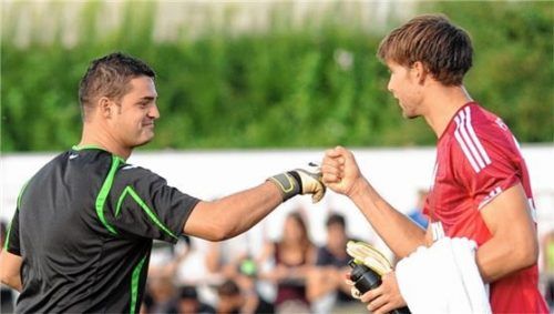 Zwei Vollblutkeeper: Hans Rottmüller mit Fabian Giefer (jetzt FC Augsburg, damals bei Schalke 04).Foto Ziegler