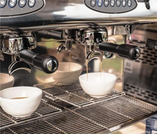Im Fichters können Gäste Bio-Kaffee von der Kaffeerösterei Modest genießen.