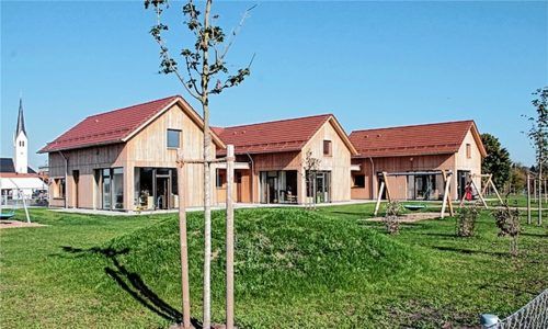 Viel Platz zum Spielen haben die Kleinen künftig im neuen Kindergarten in Riedering.Fotos reisner