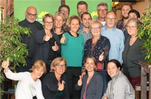 Daumen hoch: Die Grünen-Kandidaten sind zufrieden mit ihrer Liste.Foto Frank Schulze