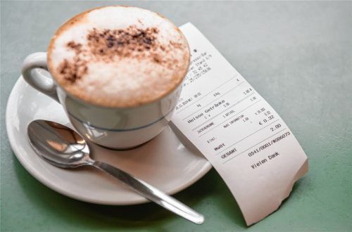 Seit diesem Jahr sind Geschäfte dazu verpflichtet, ihren Kunden Kassenbons auszudrucken. Damit soll verhindert werden, dass Geld am Fiskus vorbeigeschleust wird. Foto dpa
