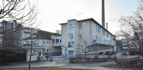 Das Danone-Werk in Rosenheim könnte bald Schauplatz eines Arbeitskampfes sein. Die Mitarbeiter drohen mit Streik.Foto schlecker