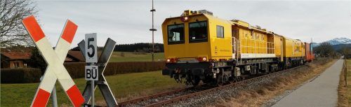 Der sogenannte „Gelbe Riese“ hilft Bahnbetreibern, die Instandhaltungskosten deutlich zu mindern. Das Innere des Zugs ist mit modernster Technik ausgestattet.Foto re