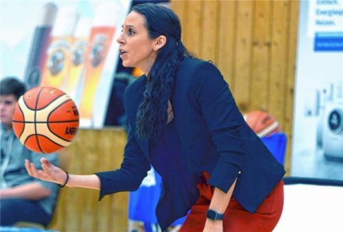 „Wir müssen 40 Minuten fokussiert spielen und unsere Stärken nutzen“, fordert Wasserburgs Trainerin Sidney Parsons. Foto Hörndl